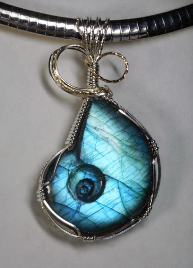 Labradorite Ammonite - SS_GF (82pt6 cts, 109d)