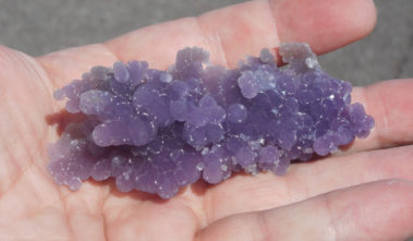 Grape Agate - Mamuju area, Sulawesi, Indonesia (80x35x20 mm, 64d)