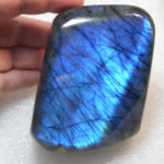 Labradorite - Excellent blue flash (660g, 80x60x100mm, 105d)